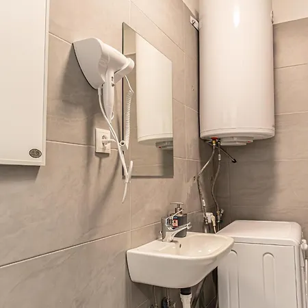 Convenient 2Br Apt. Near U6 Station Am Schoepfwerk Wien Exterior foto
