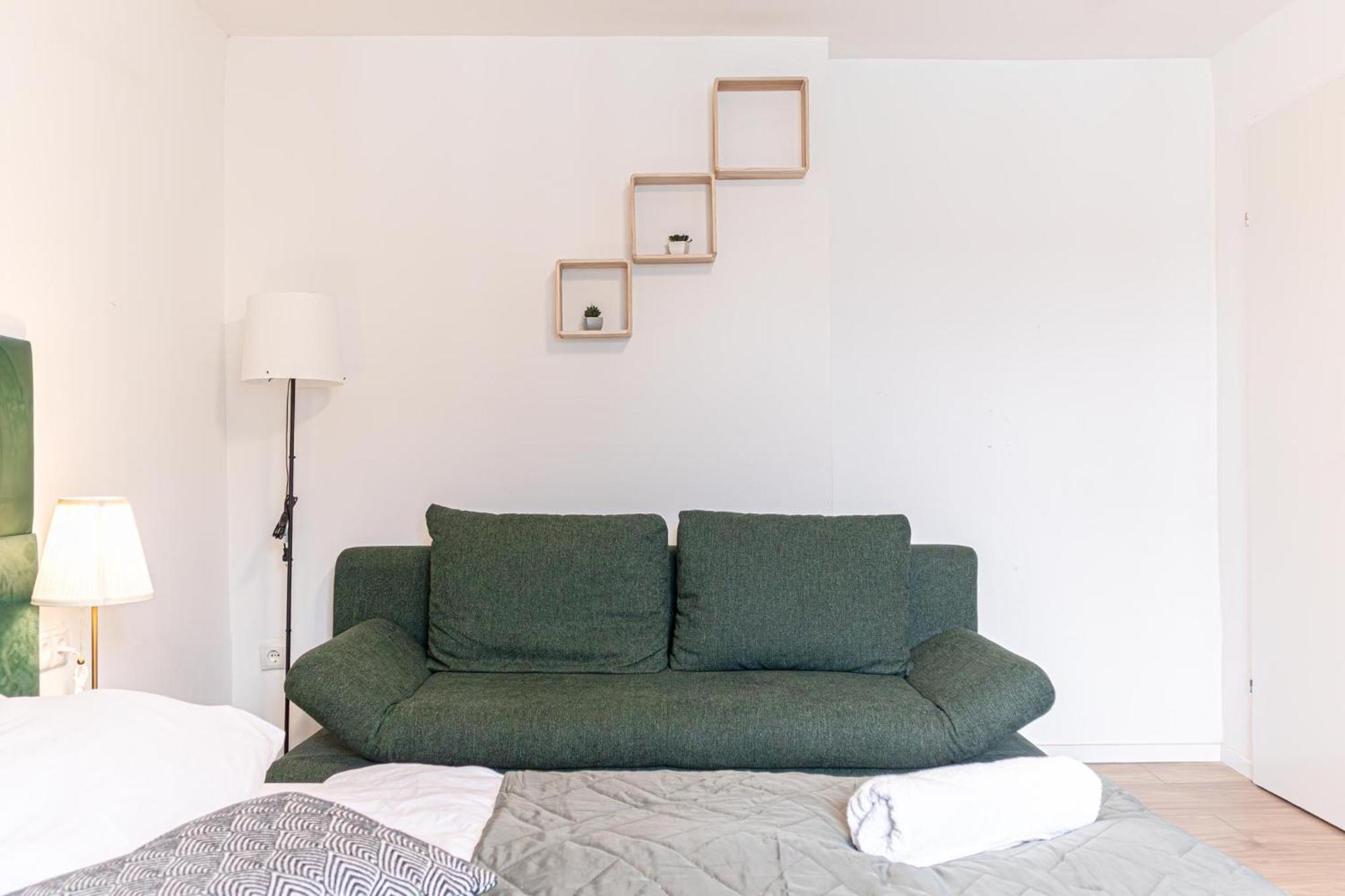 Convenient 2br Apt. Near U6 Station Am Schoepfwerk * Wien